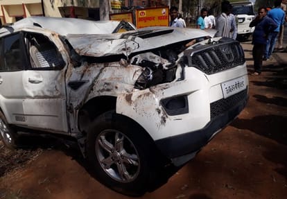 Yogi adityanath security Police Scorpio accident driver died and 3 injured in sonbhadra
