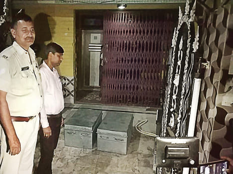 Black money of seven crore rupees from the tobacco businessman's home