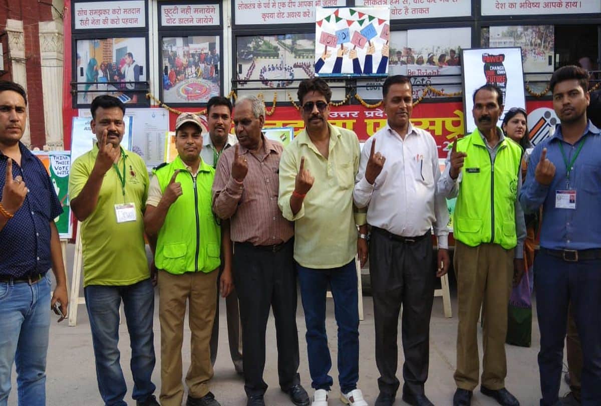 lok sabha elections matadata express on road for voting