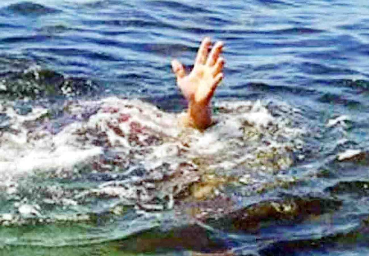 4 youths drown while bathing in Ganga