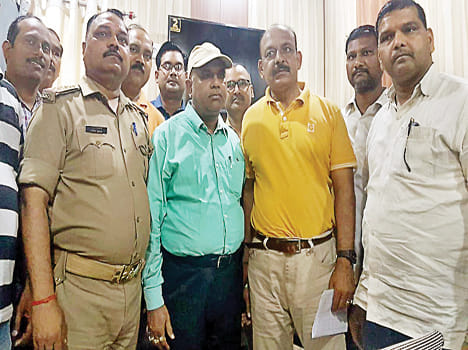 Anti Corruption team caught JE for bribe 6 thousand