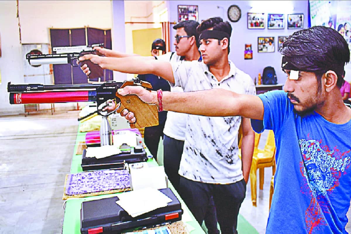 Meerut shooter Shahzar Rizvi and Saurabh Chaudhary highlighted India's name in the world
