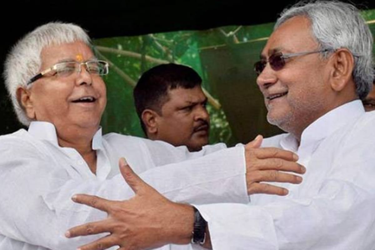 Lalu yadav compared Nitish kumar to a snake and giragit