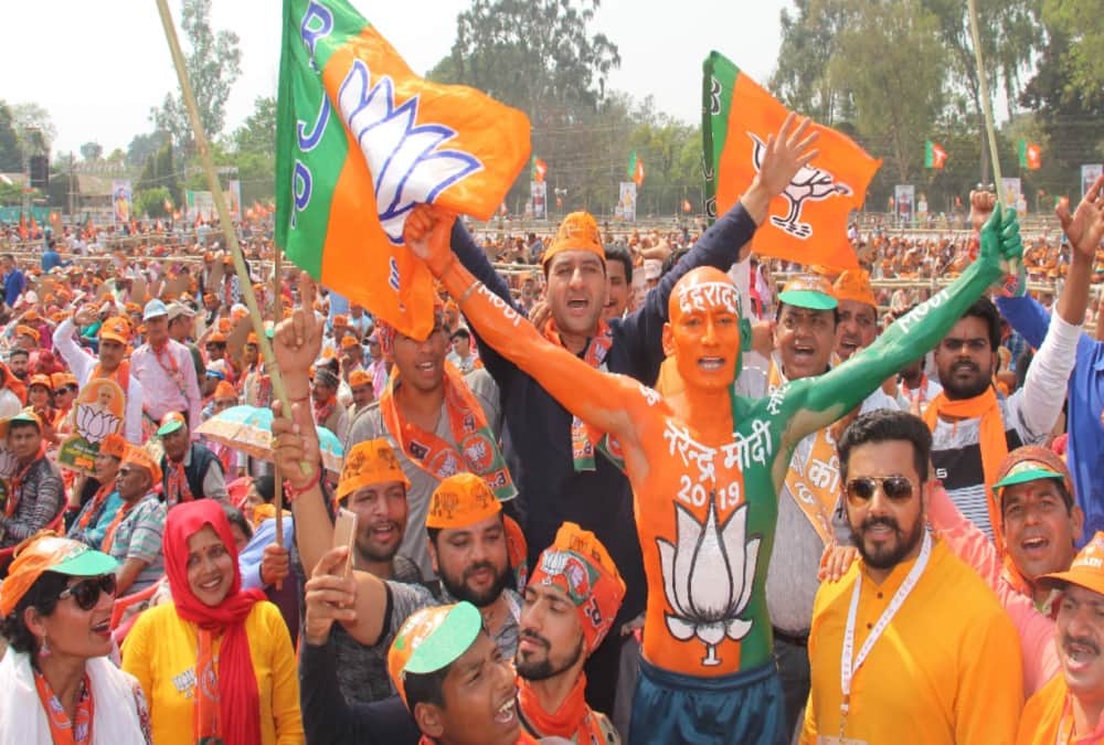 Lok sabha elections 2019 old age women blessings pm narendra Modi