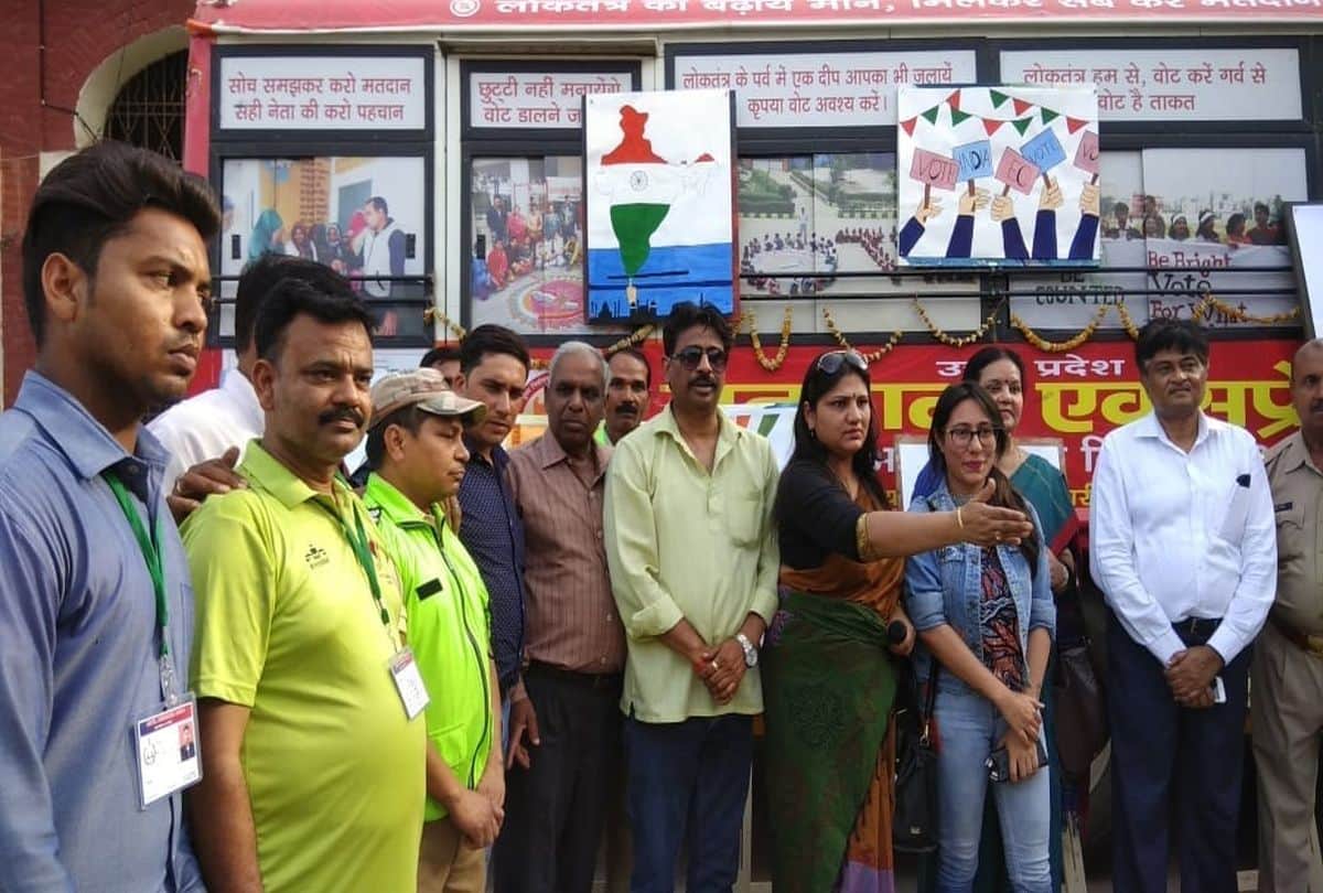 lok sabha elections matadata express on road for voting