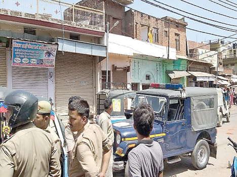 Picketing on police in house dispute