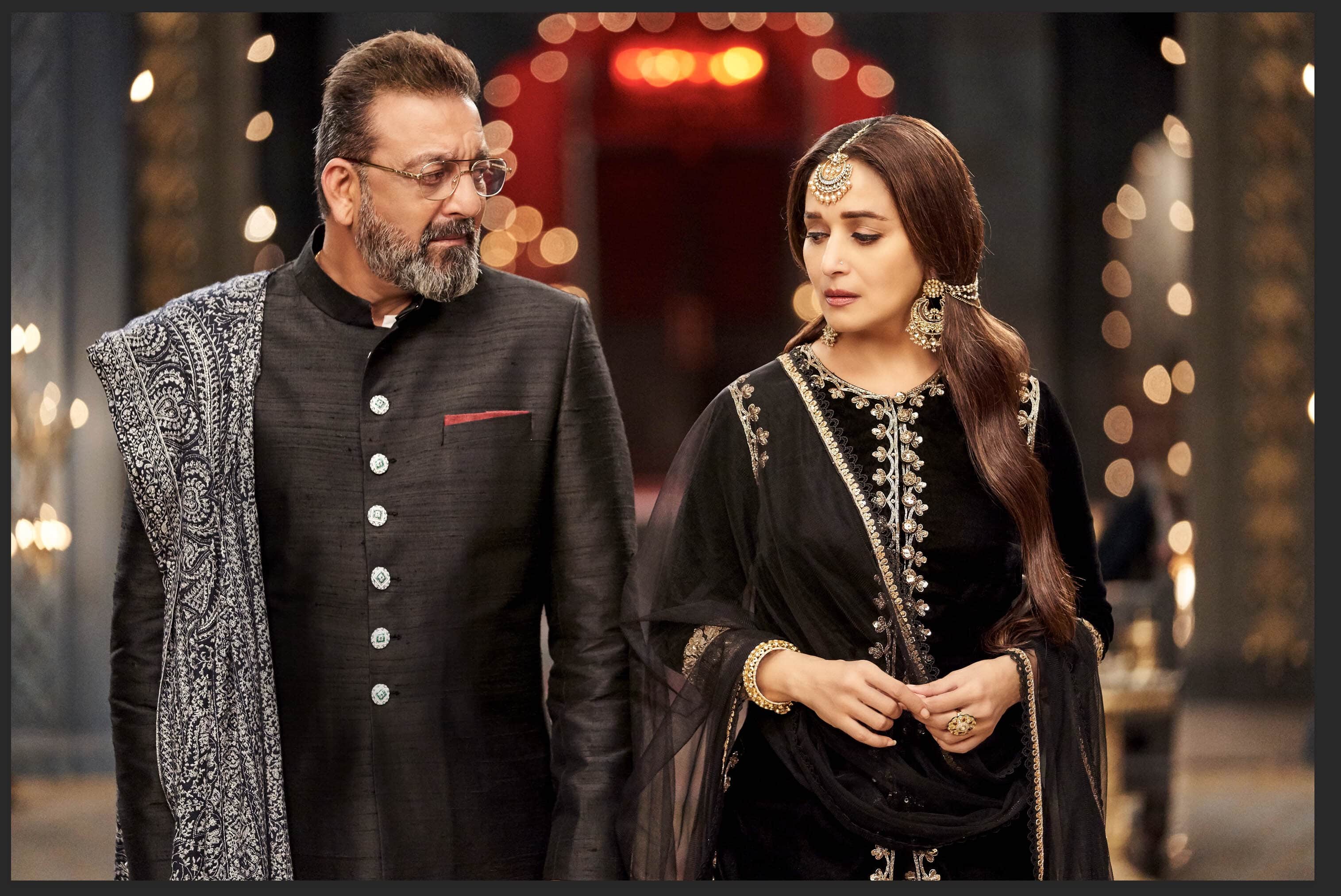 Madhuri Dixit had to sign no pregnancy clause due to affair with Sanjay Dutt