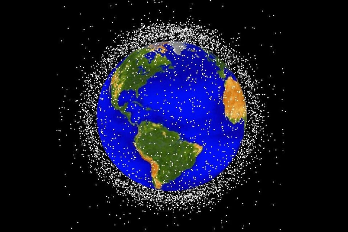 space debris tracking america and china ahead of India space debris problems and solutions