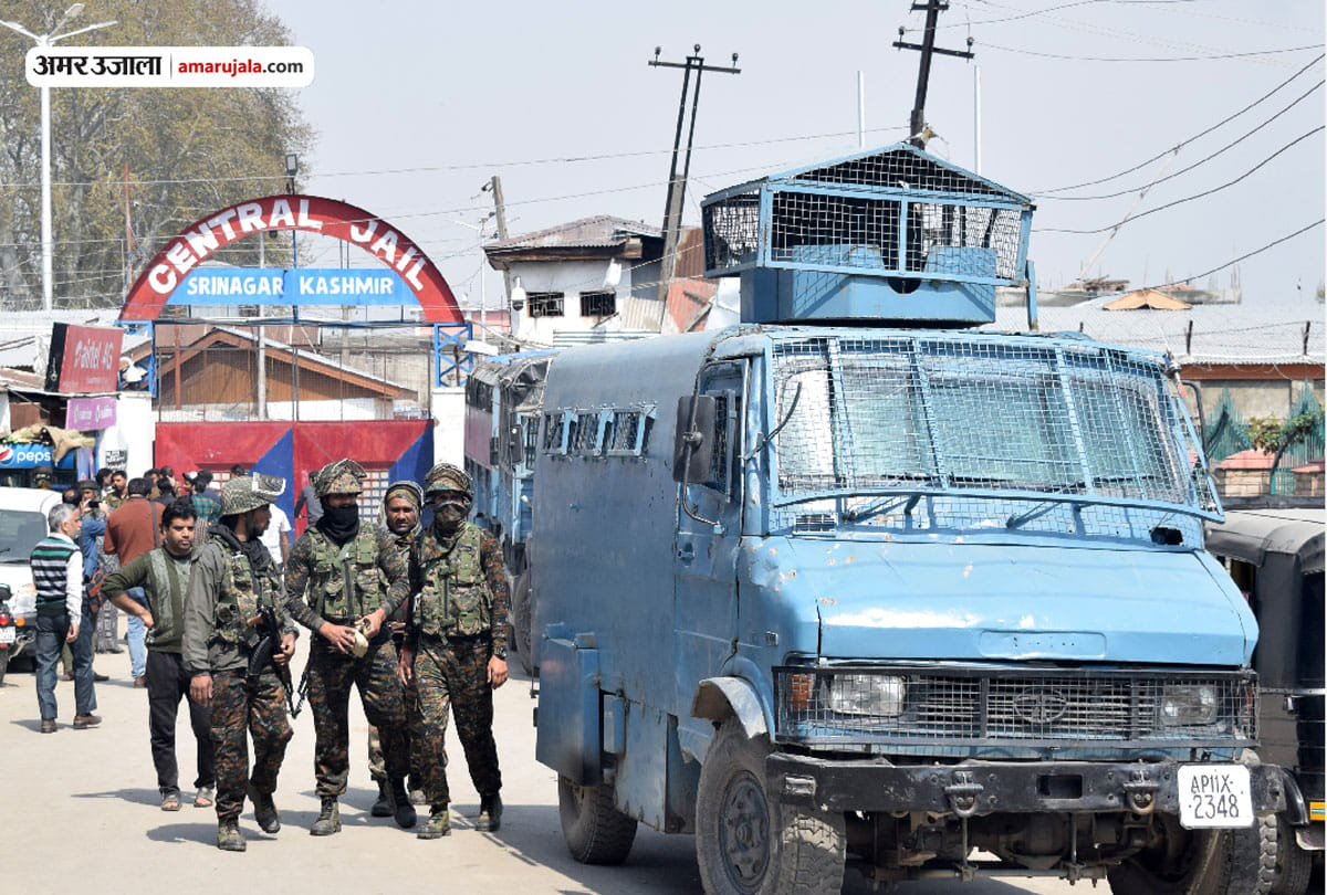 PSA removed from 25 including former bar president of Kashmir, farooq, mehbooba, omar still arrested