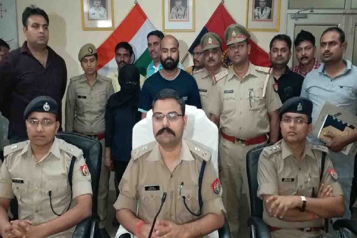 fake ifs officer zoya khan case Embarrassed to officers by forcing them