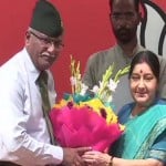 थल सेना के पूर्व उप प्रमुख लेफ्टिनेंट जनरल (सेवानिवृत्त) शरत चंद व केंद्रीय मंत्री सुषमा स्वराज