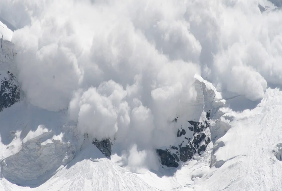 Army personnel hit by avalanche at different locations in the North Kashmir area