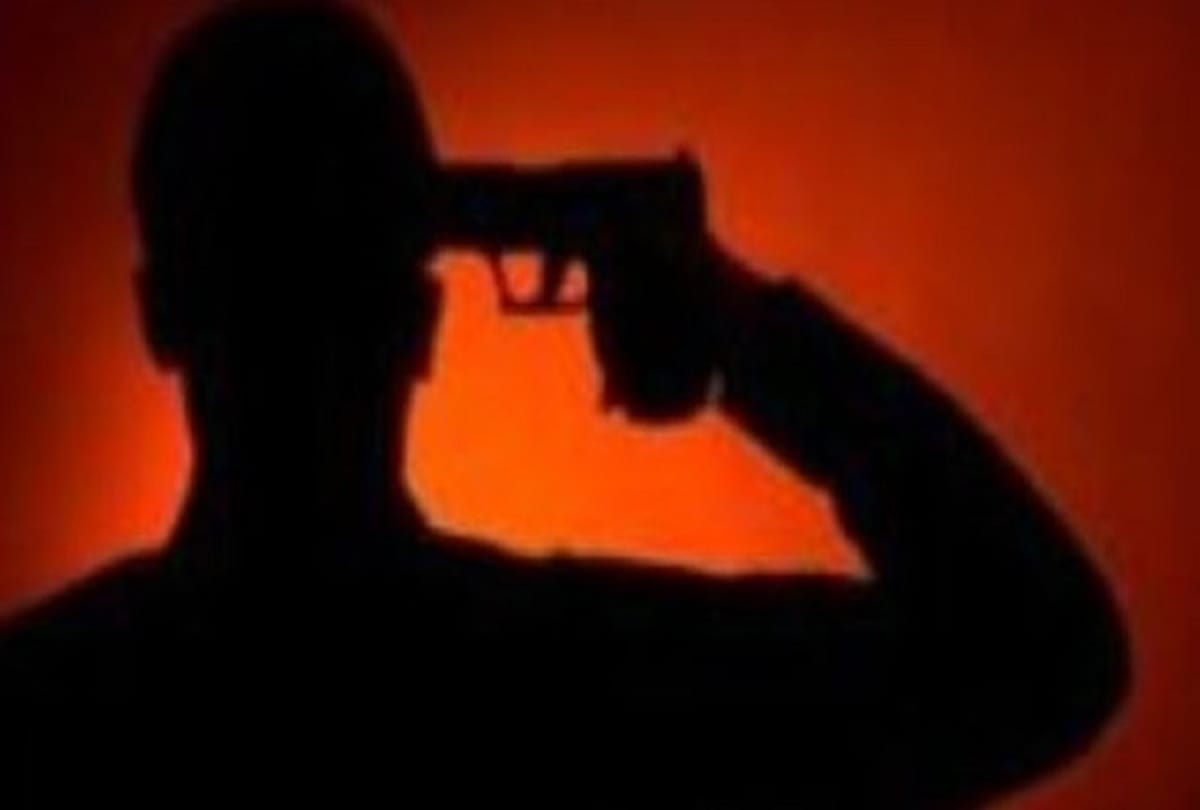 BSF constable shoots two companions then suicide