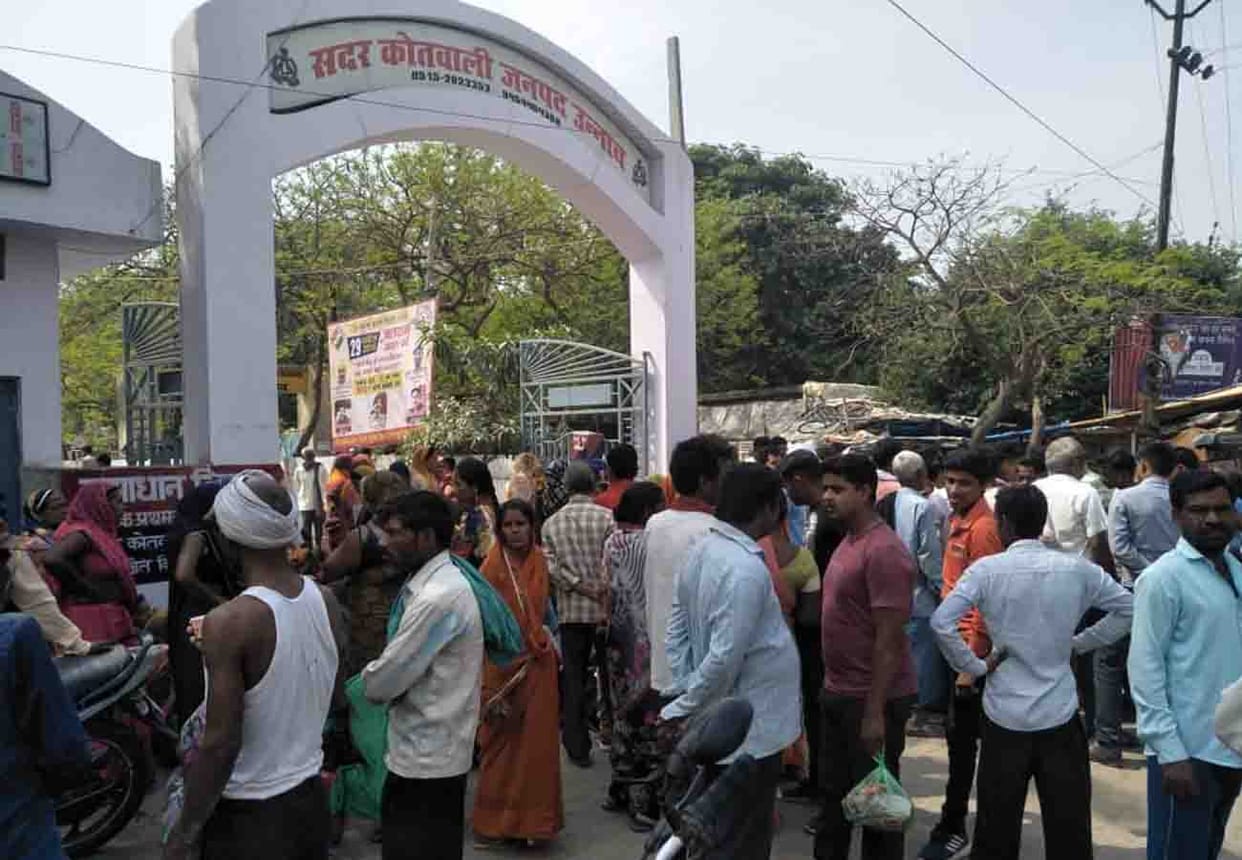 Truck driver dies in an accident Ruckus in unnao
