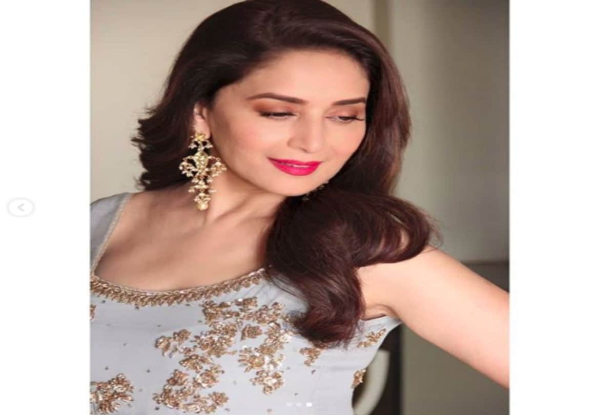 madhuri dixit new traditional look in Sharara during upcoming film kalank promotion