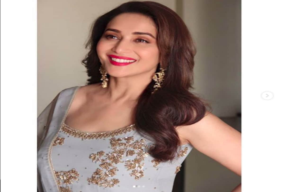 madhuri dixit new traditional look in Sharara during upcoming film kalank promotion