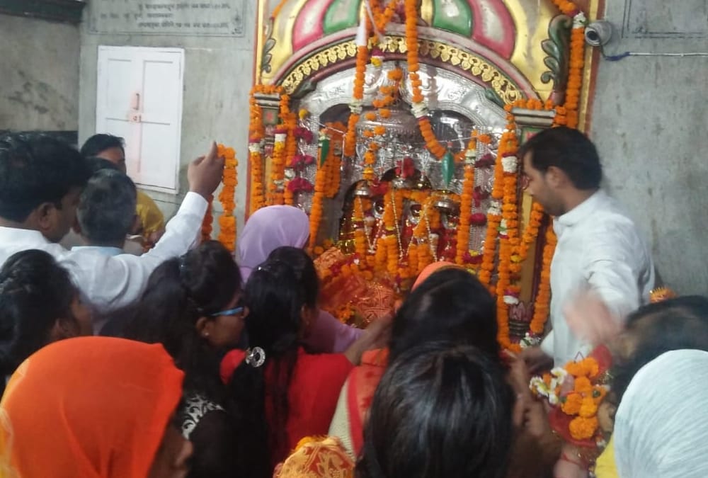 people worship on first day of navratri.