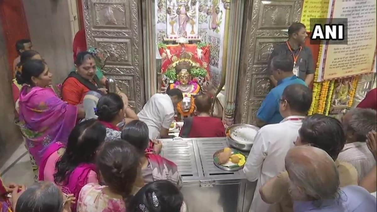 See pictures of different temples on First day of Navratri