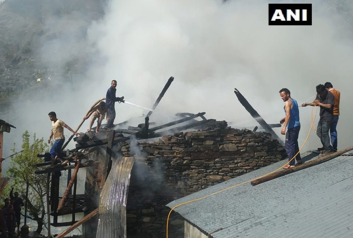 Fire breaks out in a house in Bhutti village Kullu Himachal Pradesh