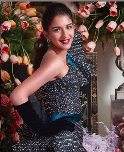 radhika merchant centre of attraction at akash shloka wedding look at the pictures