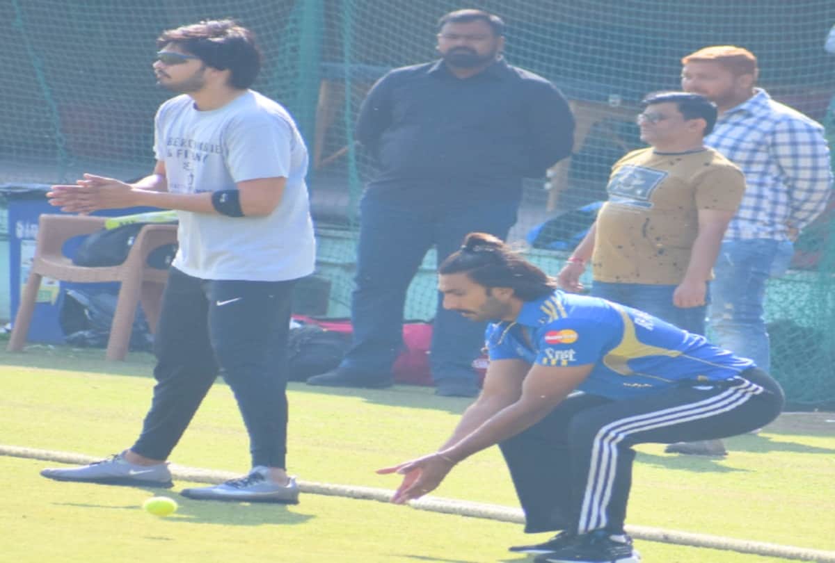 ranveer singh is doing cricket practice in dharamshala himachal
