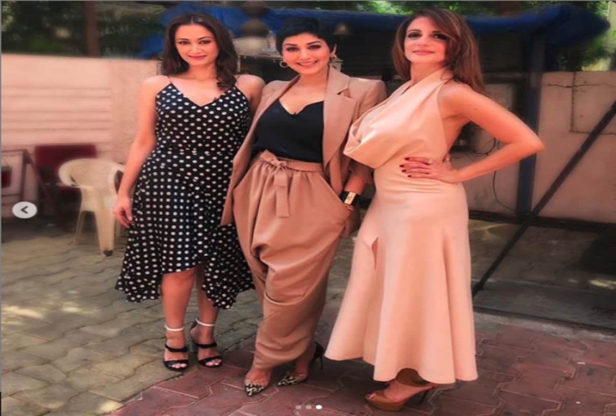 sonali bendre new look in classic pantsuit during vogue bff photoshoot is worth 1 lakh rupees