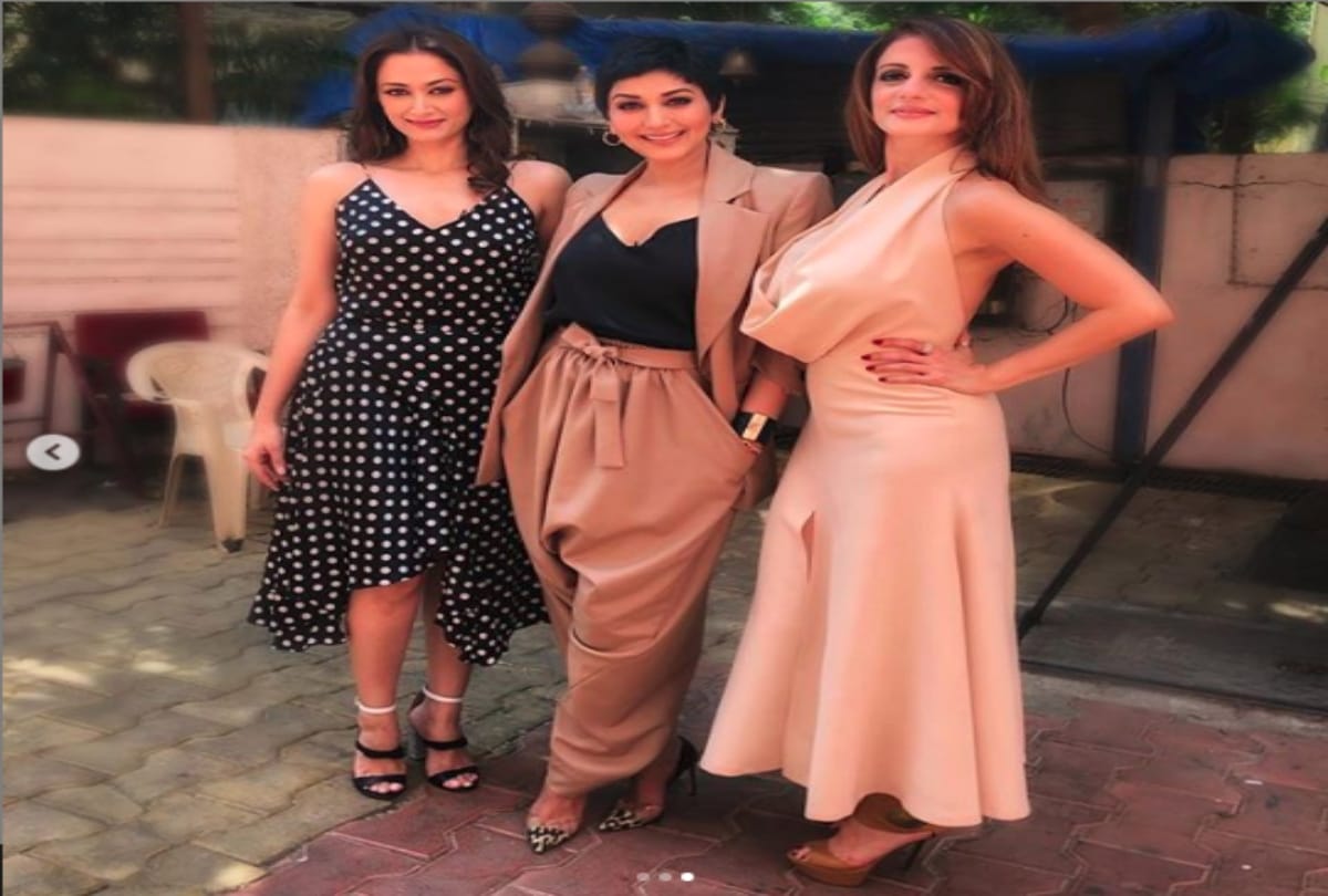 sonali bendre new look in classic pantsuit during vogue bff photoshoot is worth 1 lakh rupees