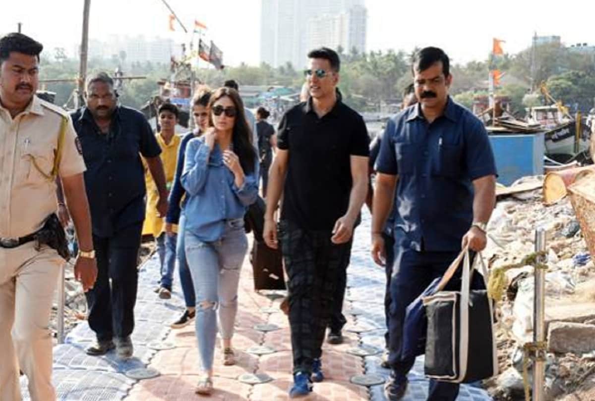 Akshay Kumar Kareena Kapoor Khan spotted together in Madh Island while shooting Good news