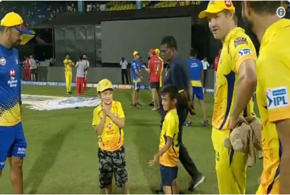 VIDEO: CSK captain MS Dhoni joins Shane Watson and imran Tahirs sons in playful run