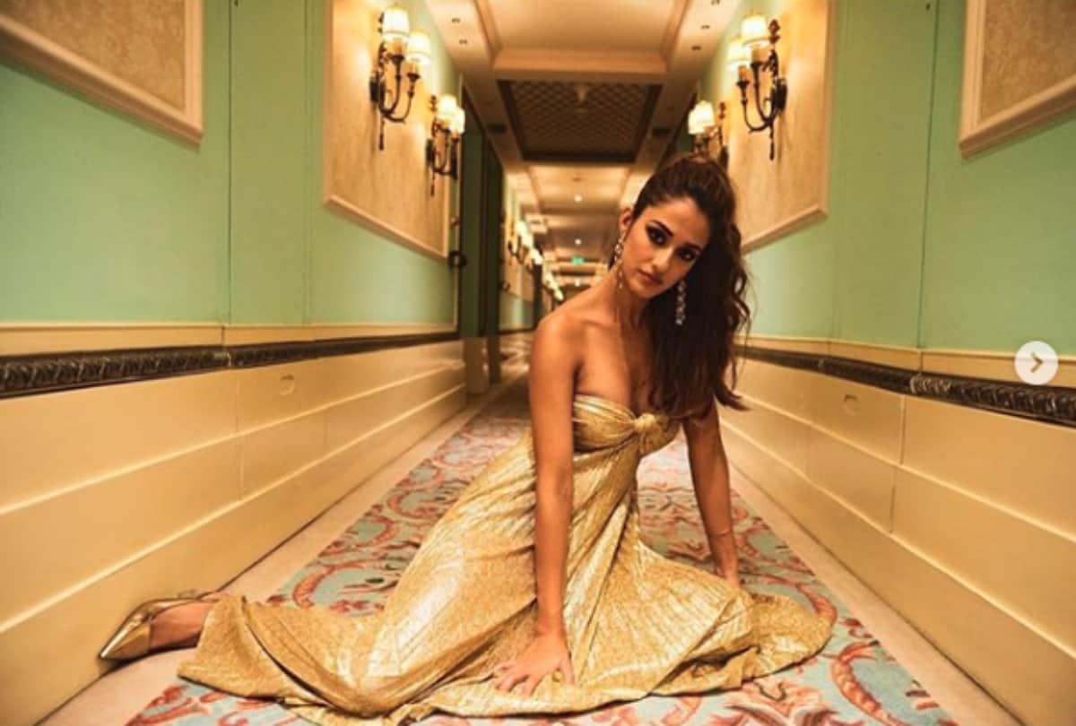 Disha Patani Looks Drop Dead Gorgeous in Golden Metallic Tube Gown