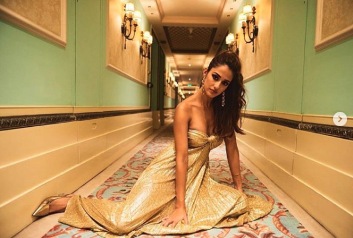 Disha Patani Looks Drop Dead Gorgeous in Golden Metallic Tube Gown