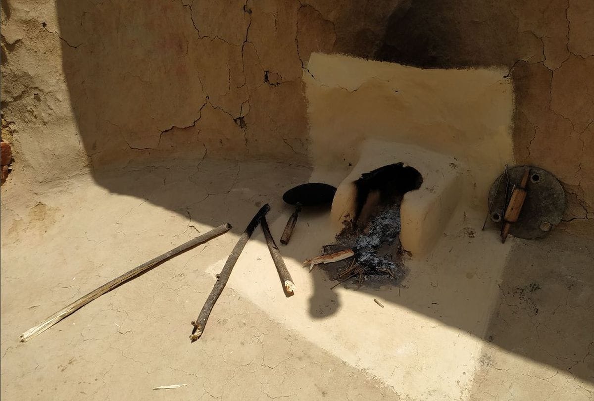 Husband Expels Wife from Home Due to Not Make Food on Clay Stove