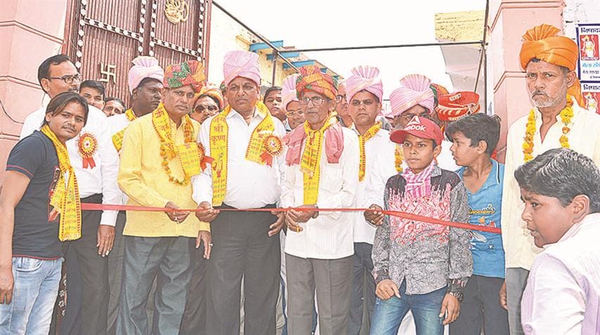 Fanfare extracted Nishadraj, Kashyap procession