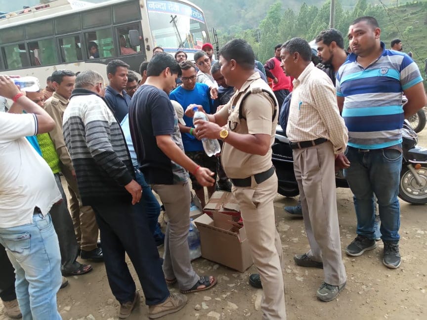 Passengers stuck in traffic jam after Landslide on rudraprayag highway