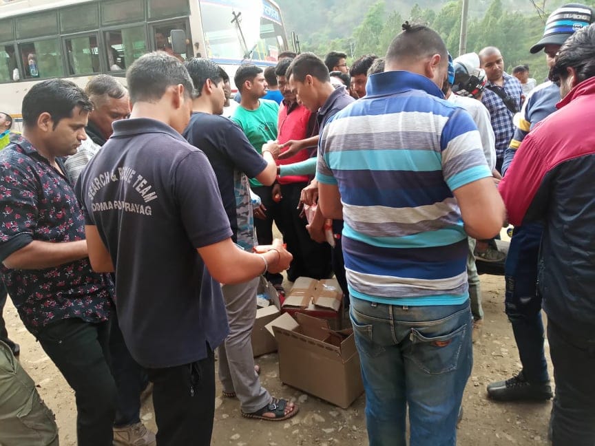 Passengers stuck in traffic jam after Landslide on rudraprayag highway