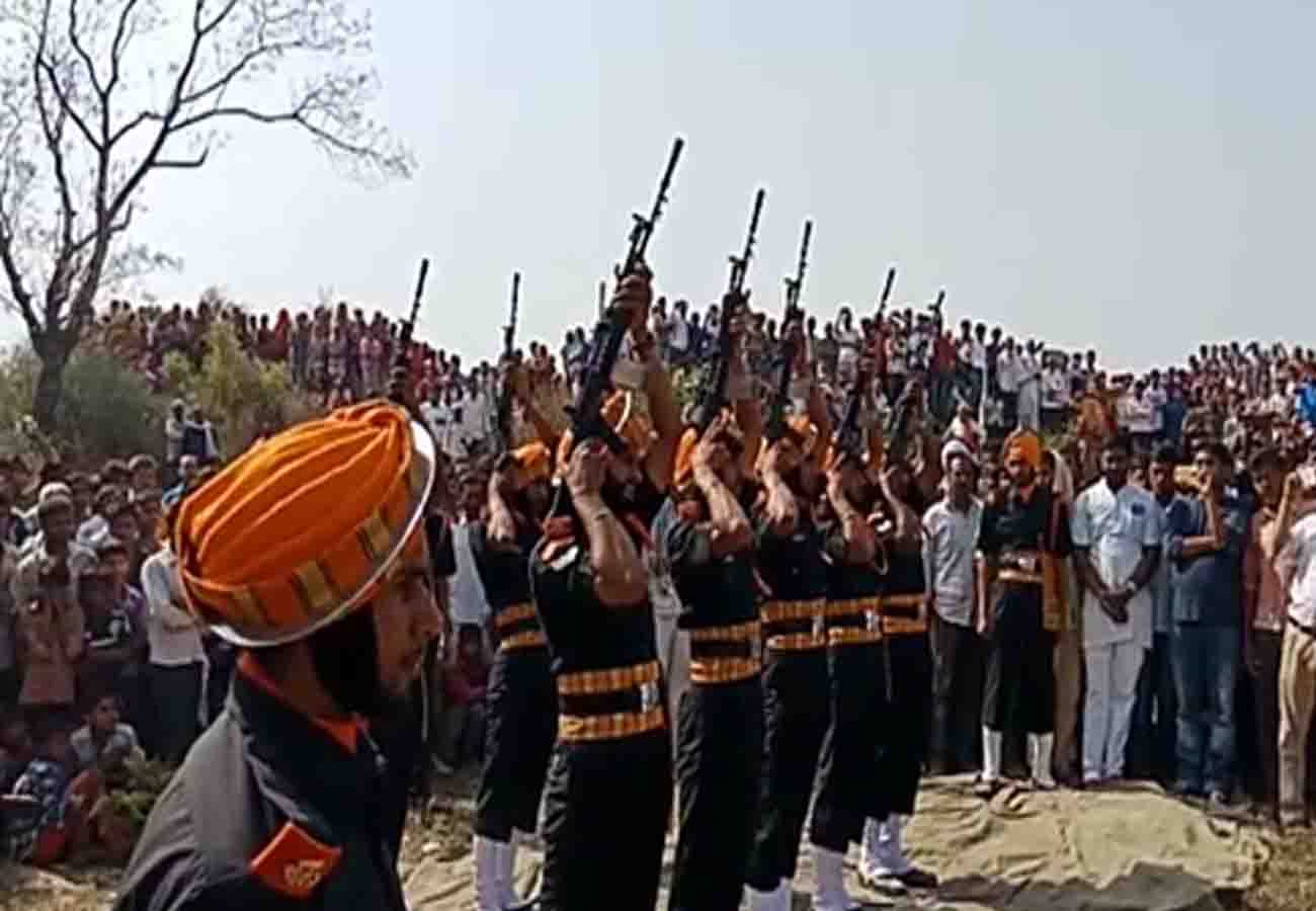 dead body of martyr Pankaj Dubey reached home