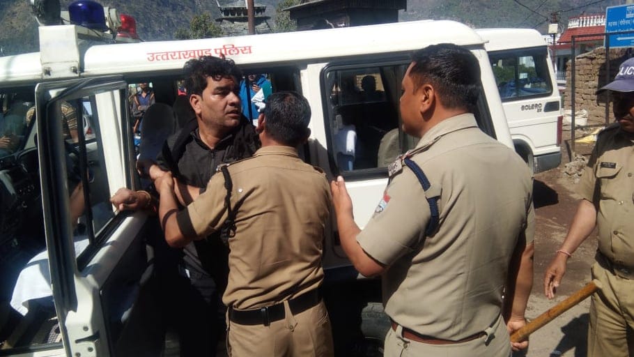 Lok sabha elections 2019 Drunk Suspected Sector Magistrate ruckus in chamoli
