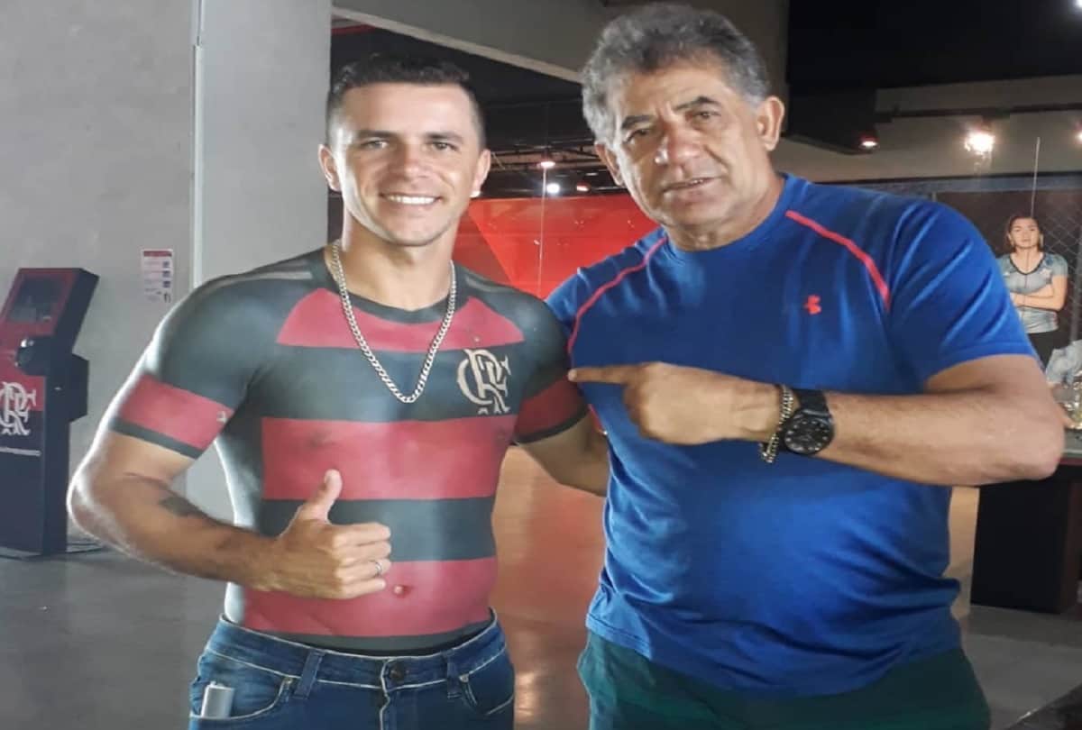 Man Tattooed an Entire Football T Shirt Jersey on His Body
