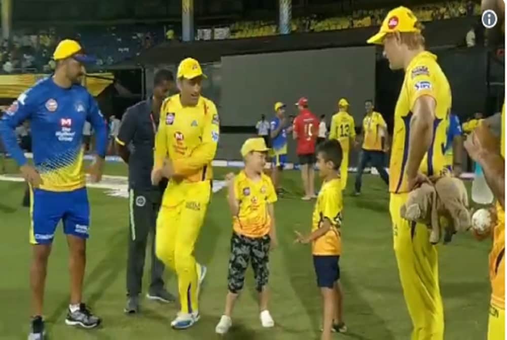 VIDEO: CSK captain MS Dhoni joins Shane Watson and imran Tahirs sons in playful run