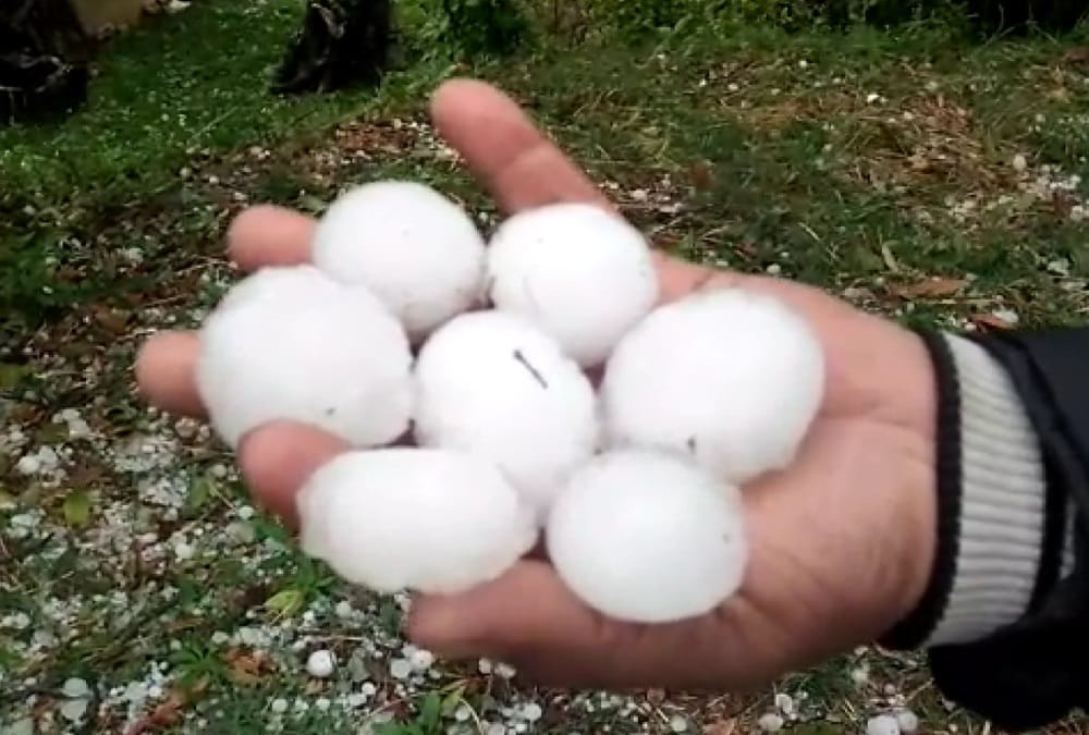 Heavy Hailstone rain in uttarakhand champawat and pithoragarh