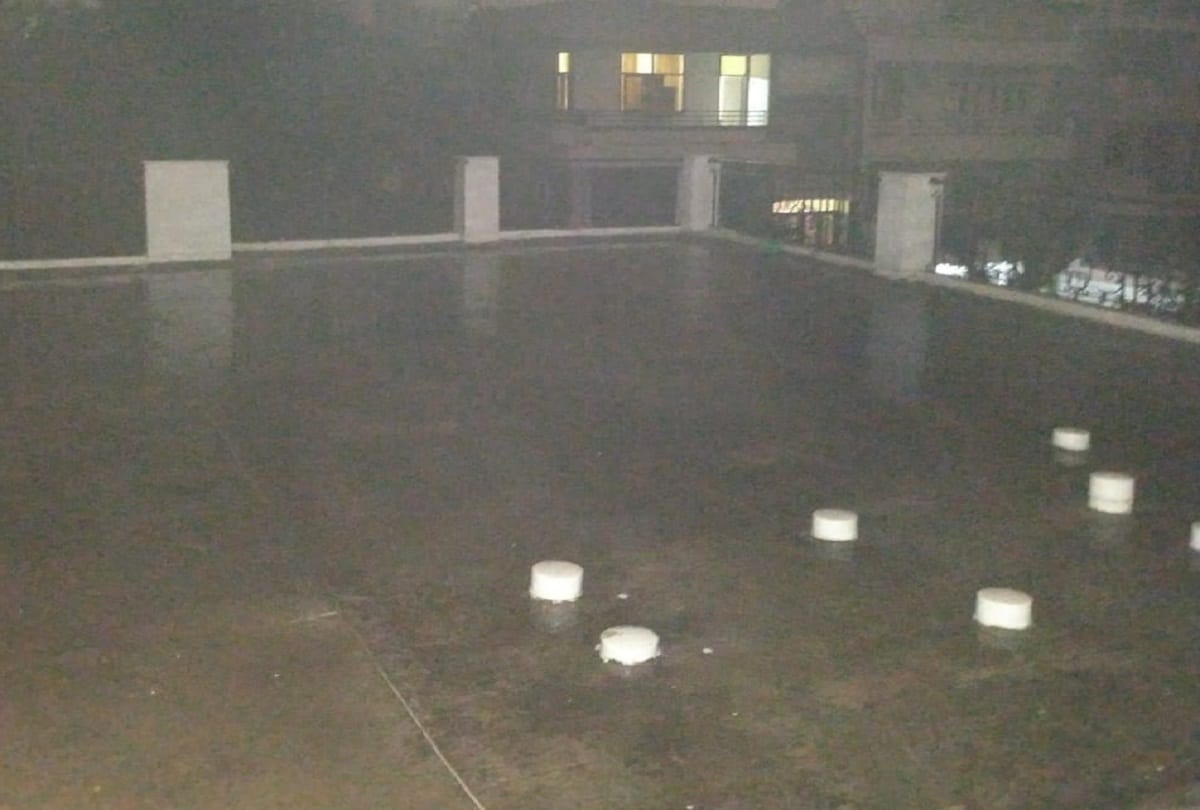आंधी -बारिश से शहर में पसरा अंधेरा