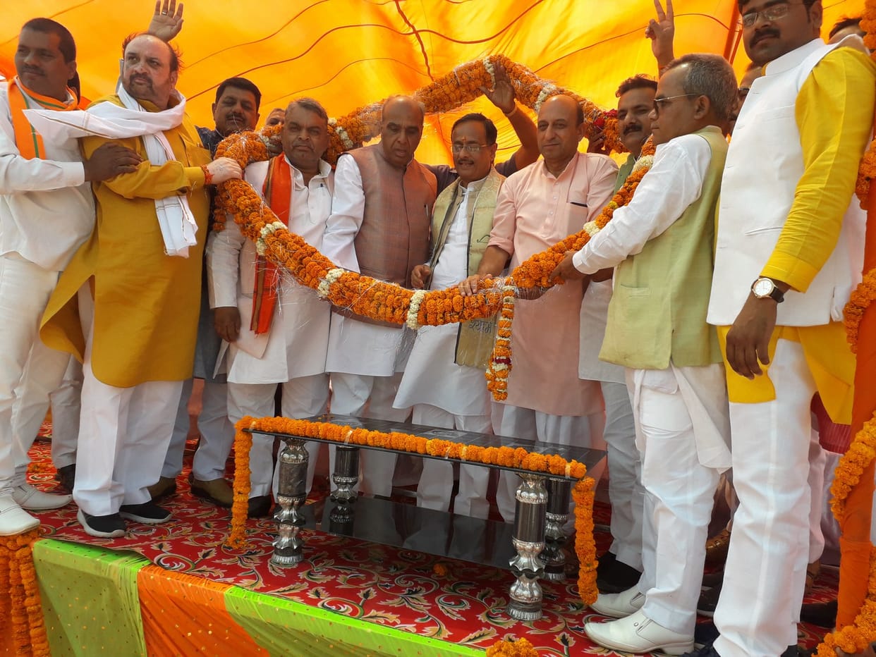 जिनका पूरा परिवार जमानत पर है वह पीएम पर लगा रहे इल्जाम