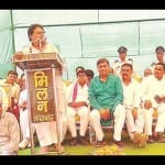कार्यकर्ता सम्मेलन को संबोधित करते महागठबंधन प्रत्याशी रामजीलाल सुमन।