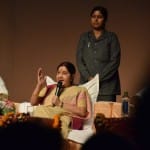 कार्यकर्ताओं को संबोधित करतीं सुषमा स्वराज