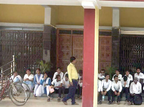 Protest by accusing teachers of dictatorship