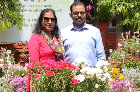 मुस्कराए फूल तो खिल उठा मन