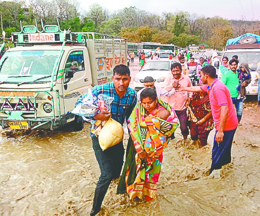 Suddenly came water in Shakambhari Sadhpeeth area