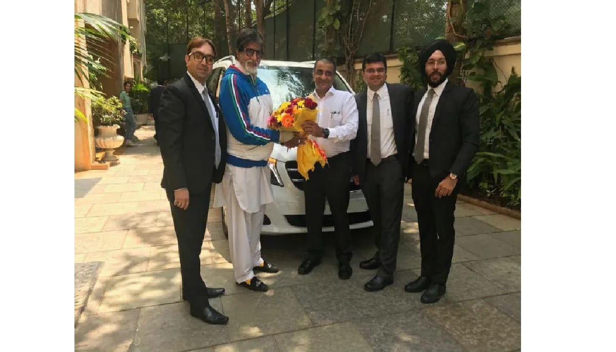 bollywood actor amitabh bachchan purchased most expensive MPV of india mercedes benz v class