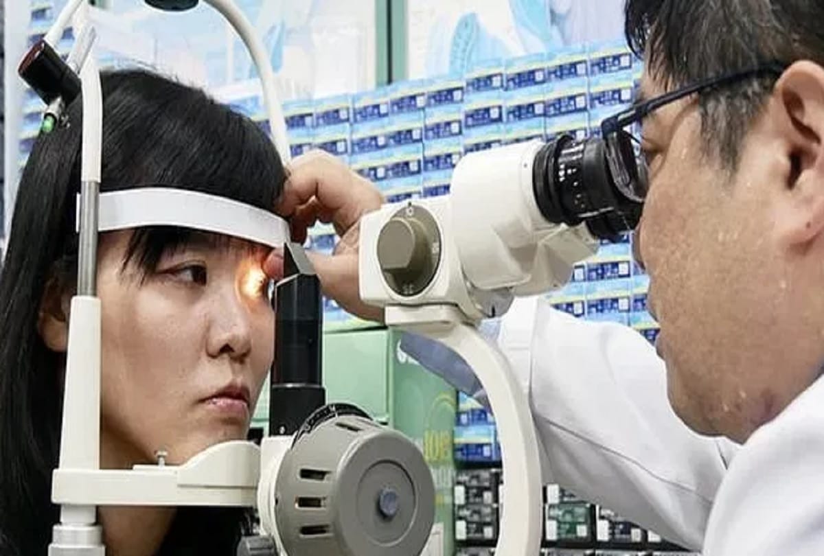 Doctors find live four bees inside woman’s EYE where they were drinking her tears