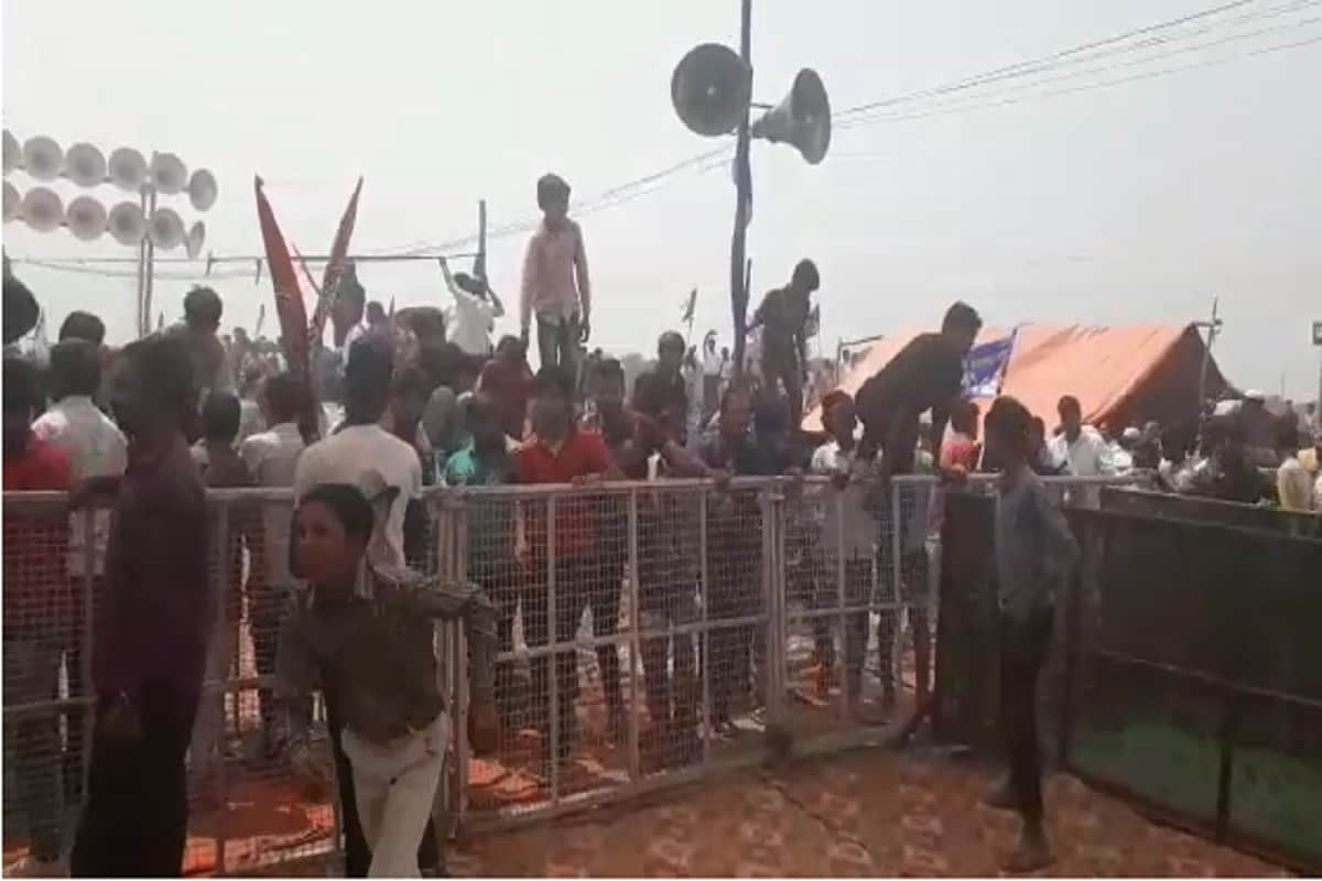 Crowd of heavy supporters in Mayawati rally in Meerut and ruckus